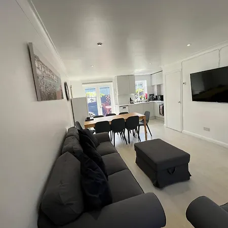 Brighton Central Home With Free Parking Exterior photo