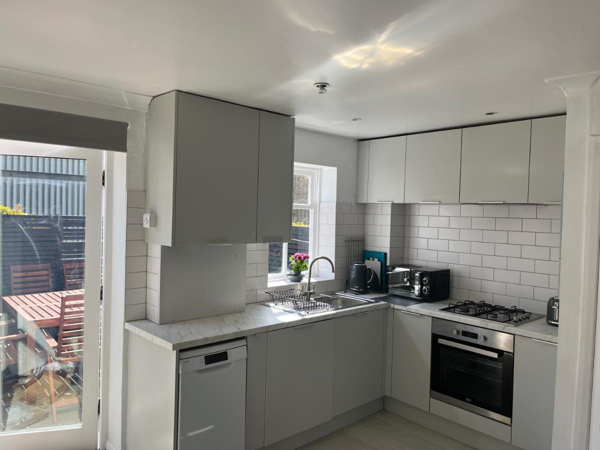 Holiday home With Free Parking *